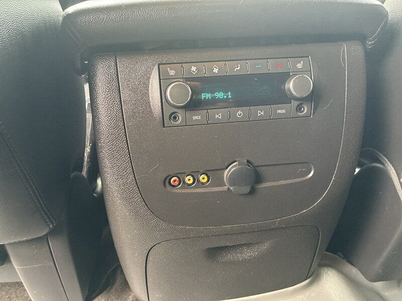 Used 2014 Chevrolet Tahoe LTZ AWD/4WD image 30