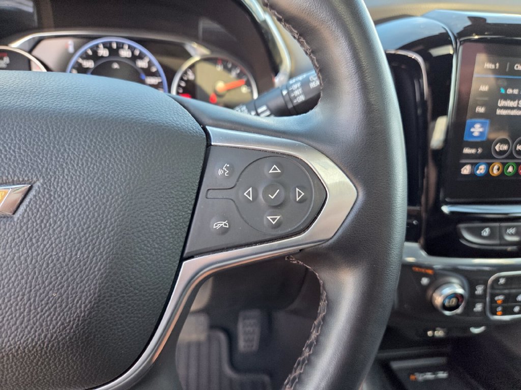 Used 2023 Chevrolet Traverse High Country FWD image 16