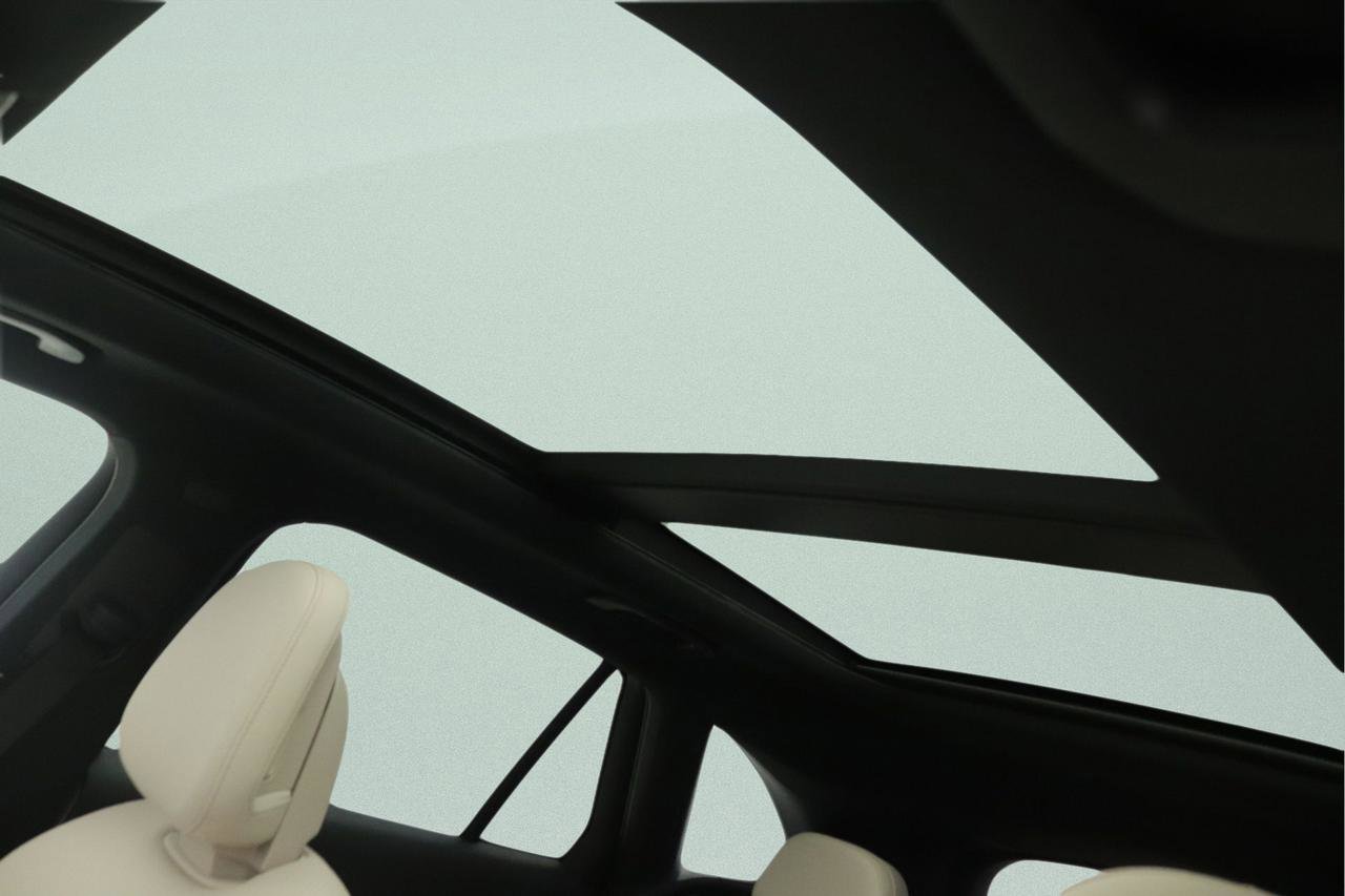 New 2026 Mercedes-Benz GLC 300 image 12