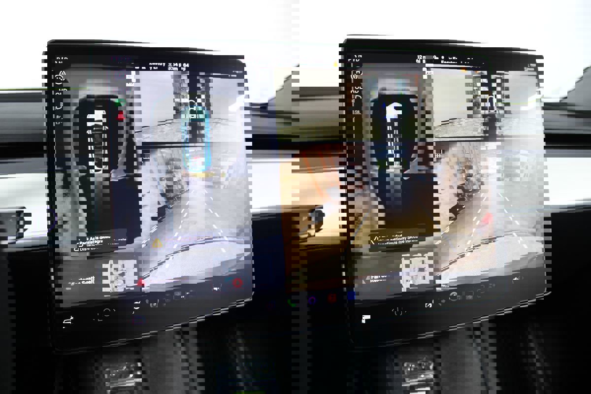 Used 2023 Tesla Model Y Performance image 21