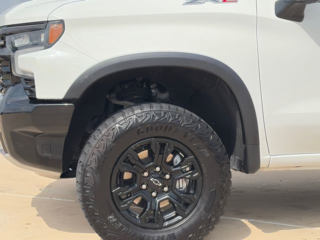 Used 2024 Chevrolet Silverado 1500 ZR2 image 5