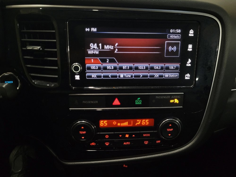 Used 2019 Mitsubishi Outlander SEL image 25