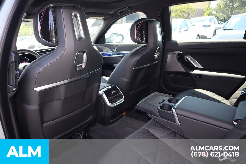Used 2025 BMW 740i w/ Premium Package image 19