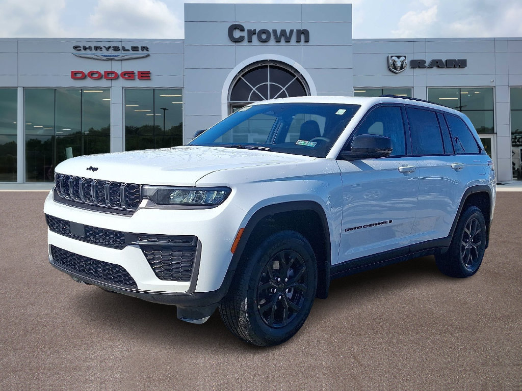 New 2026 Jeep Grand Cherokee Altitude AWD/4WD image 2