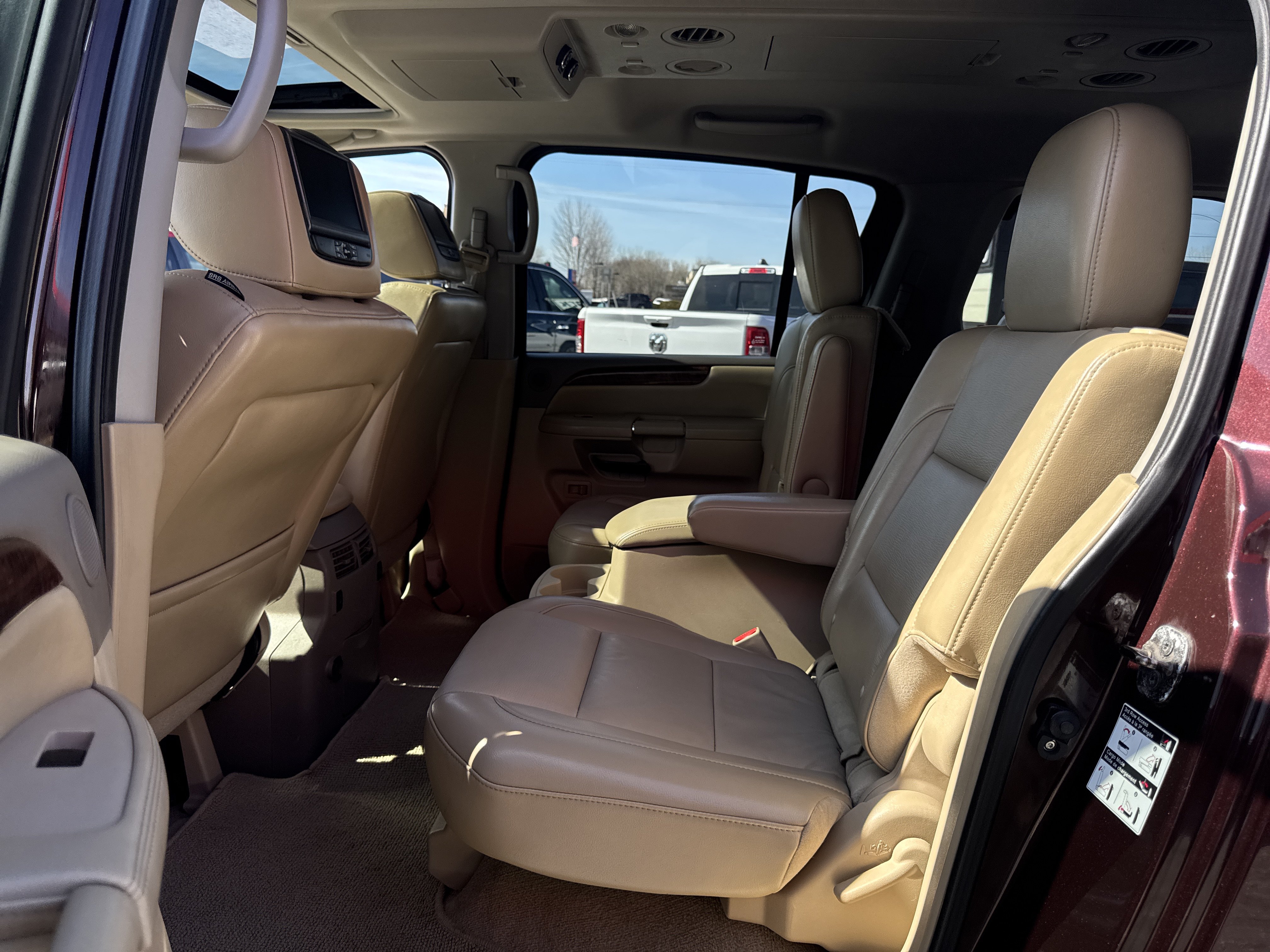 Used 2013 Nissan Armada Platinum AWD/4WD image 36