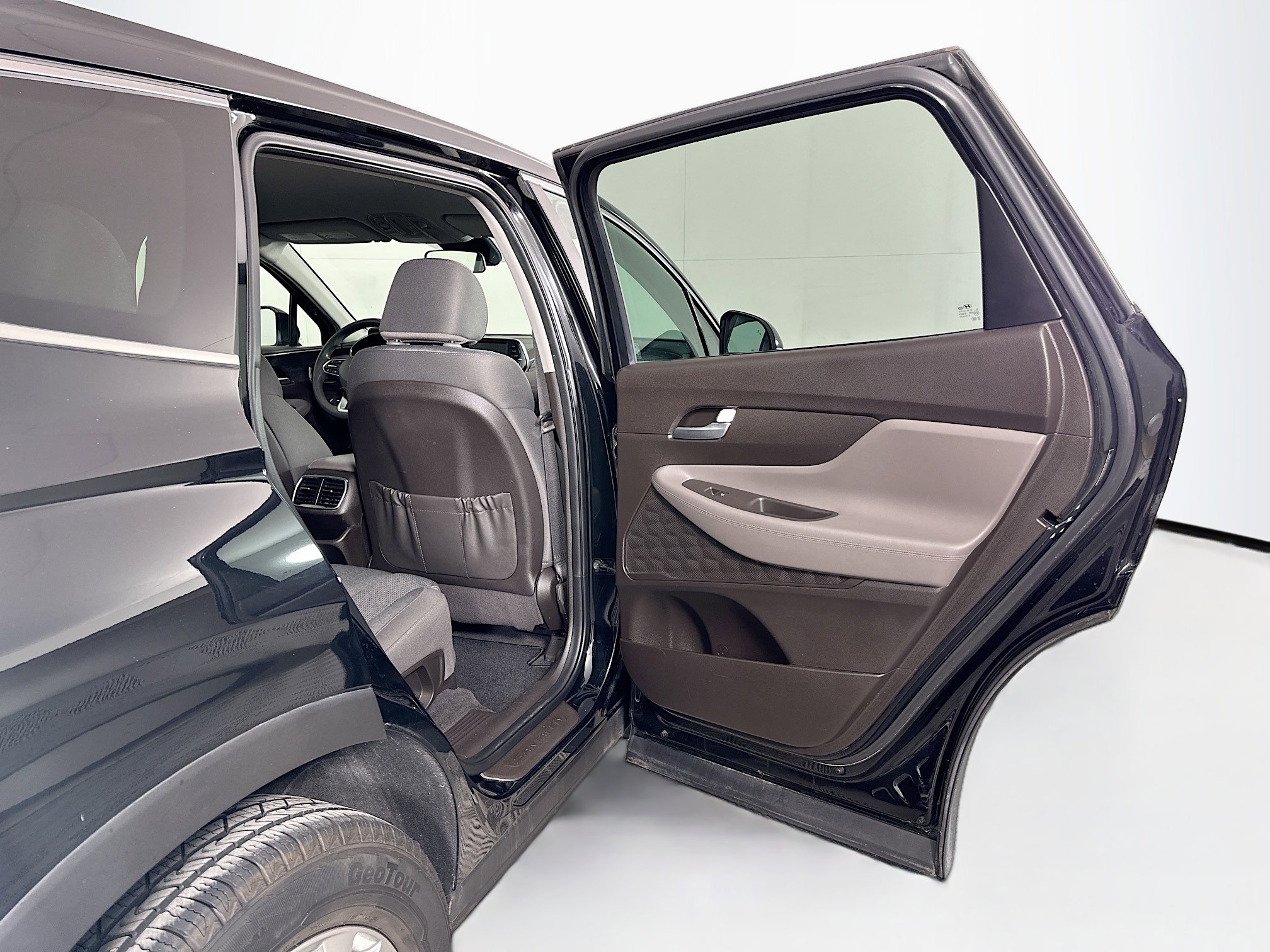 Used 2019 Hyundai Santa Fe SE image 28