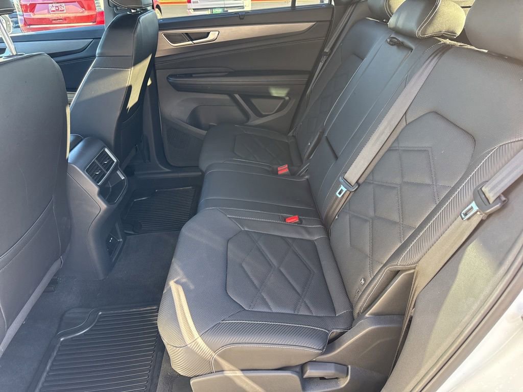 Used 2025 Volkswagen Atlas Cross Sport SE image 26