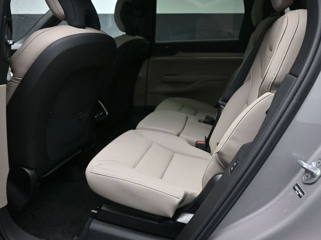 New 2026 Volvo EX90 Plus RWD image 19