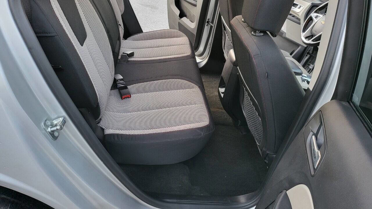 Used 2016 Chevrolet Equinox LT image 18