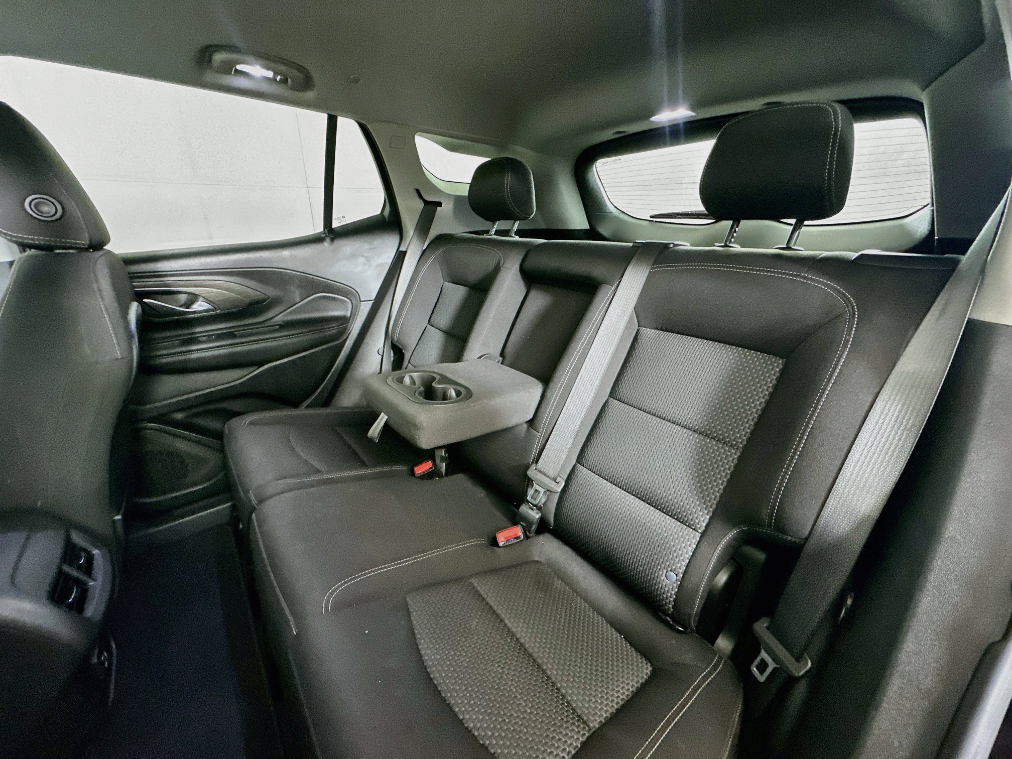 Used 2022 GMC Terrain SLE FWD image 27