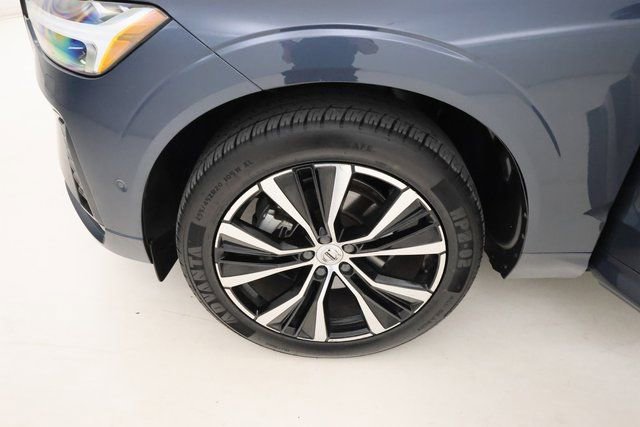 Used 2024 Volvo XC60 B5 Plus image 6