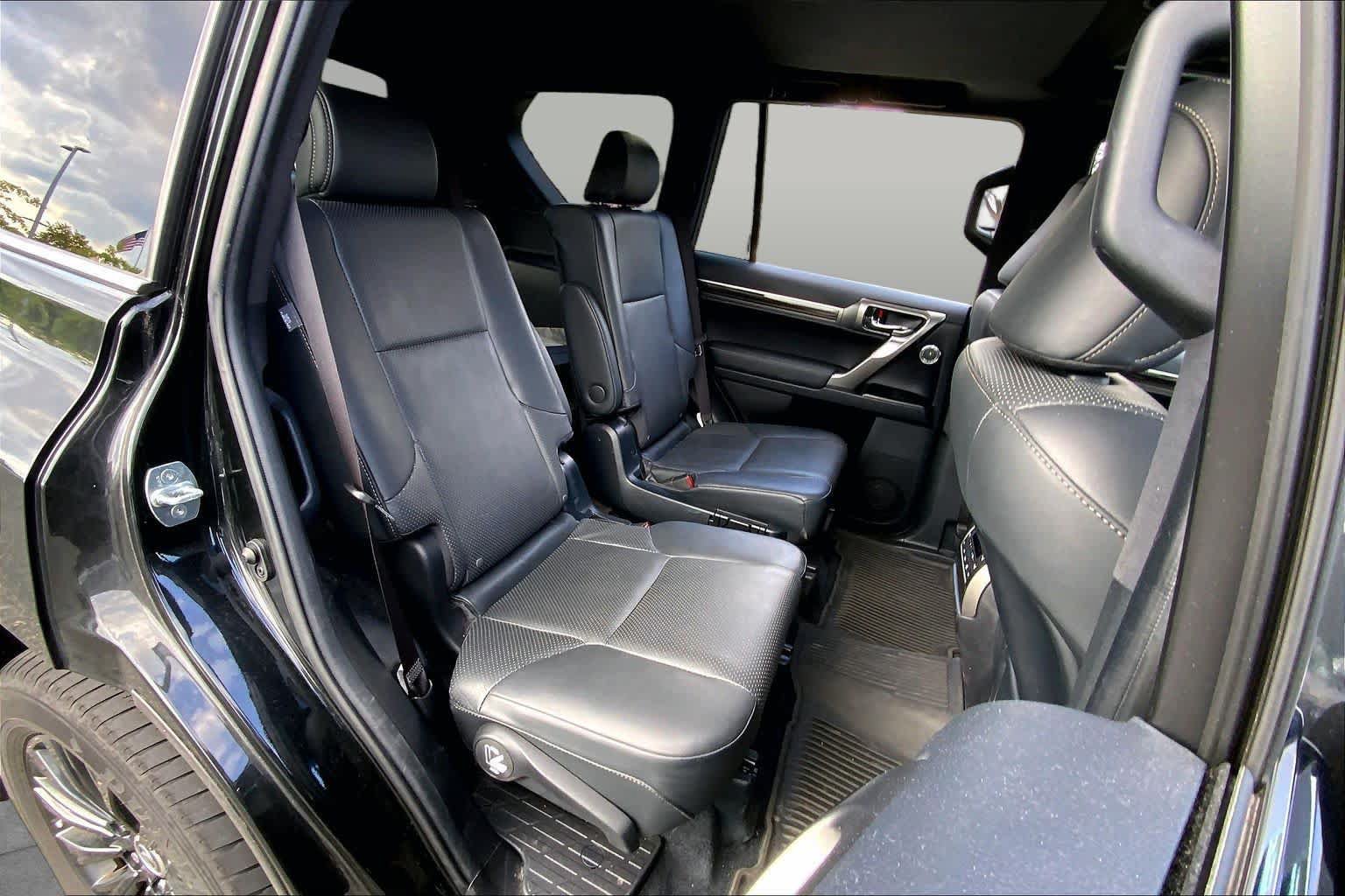 Used 2023 Lexus GX 460 Luxury w/ Sport Design Package AWD/4WD image 20