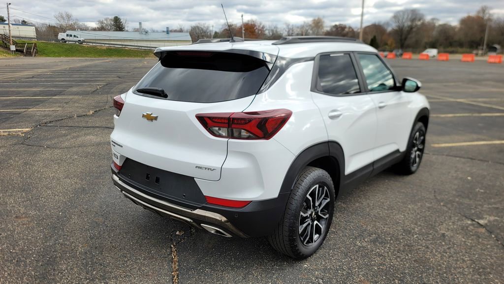 Used 2023 Chevrolet TrailBlazer ACTIV w/ Sun and Liftgate Package image 11
