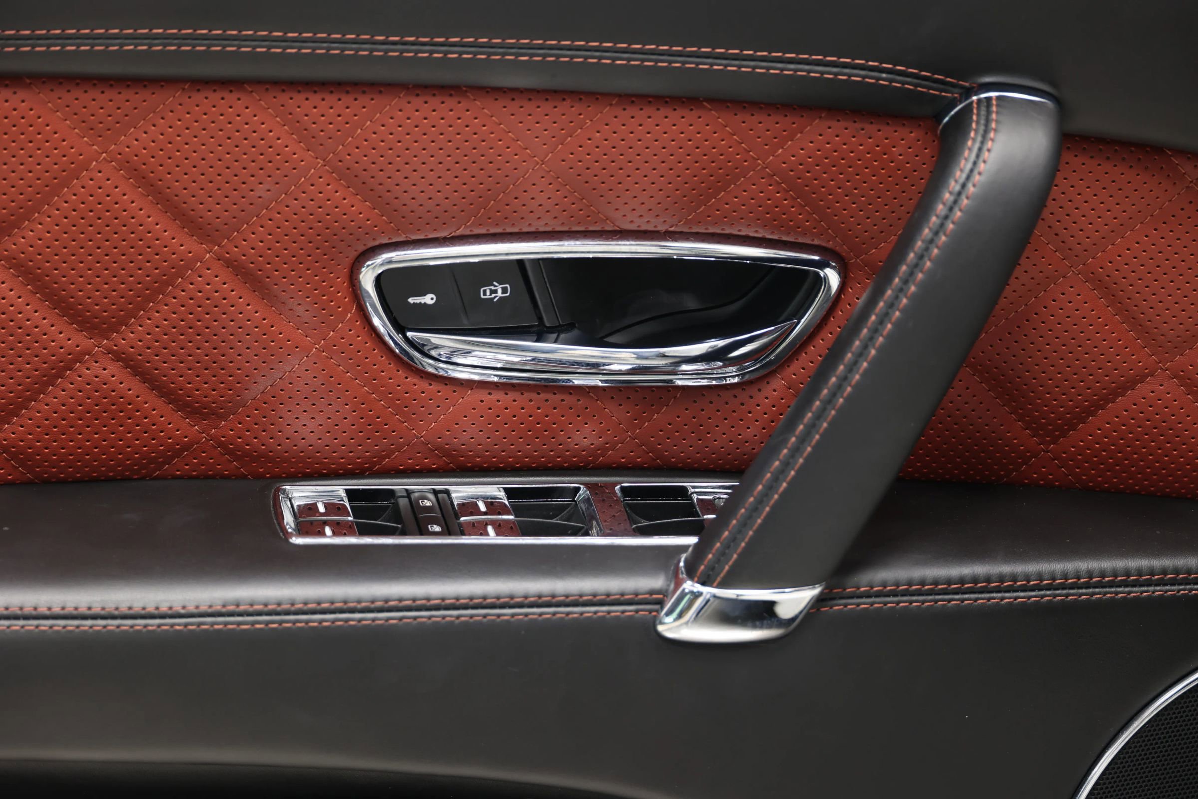 Used 2017 Bentley Flying Spur S V8 AWD/4WD image 12