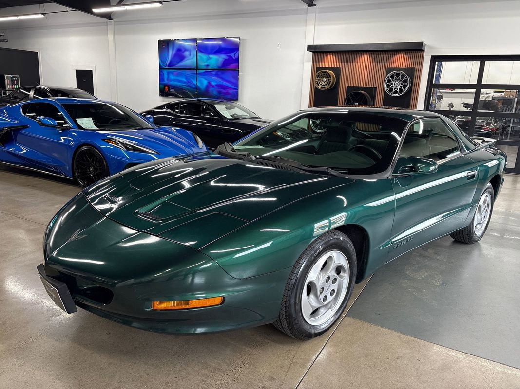 Used 1994 Pontiac Firebird Coupe image 2