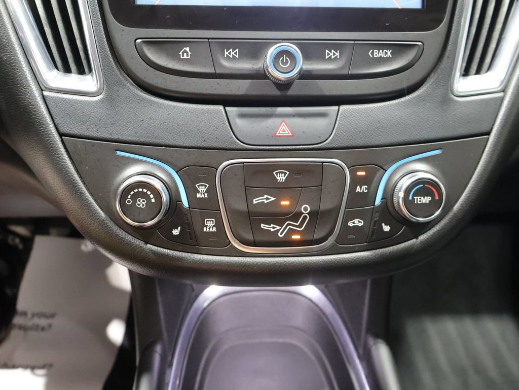 Used 2017 Chevrolet Malibu LT w/ Leather Package FWD image 29