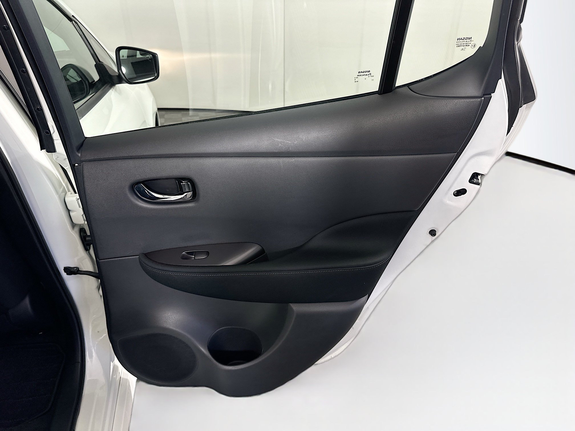 Used 2025 Nissan Leaf S FWD image 28