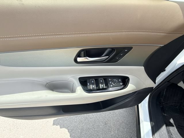 Certified 2025 Nissan Murano Platinum w/ Cargo Package AWD/4WD image 13