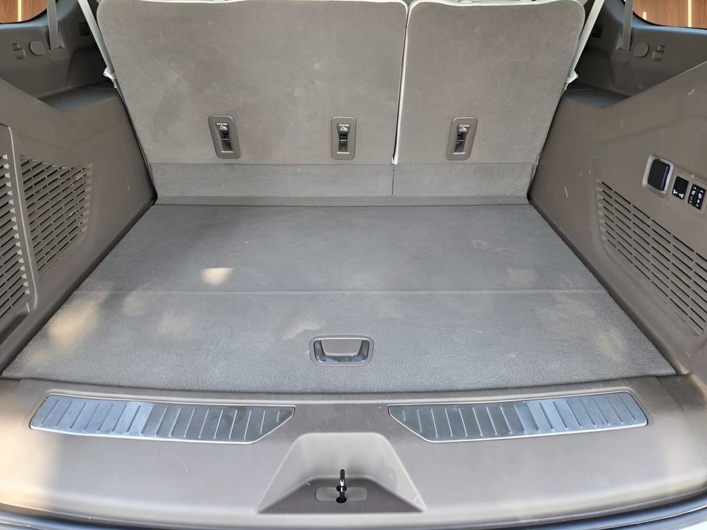 Used 2022 GMC Yukon XL Denali RWD image 30