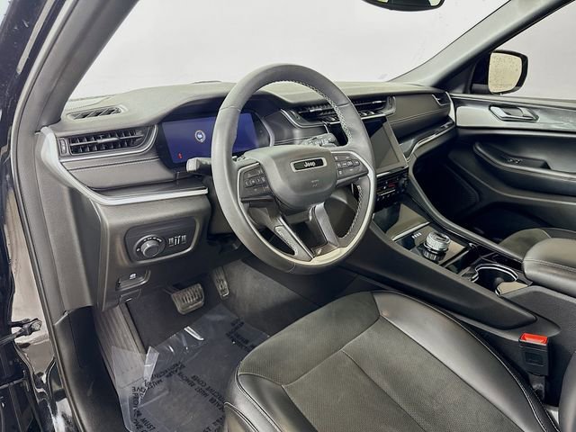 Used 2023 Jeep Grand Cherokee L Laredo image 9