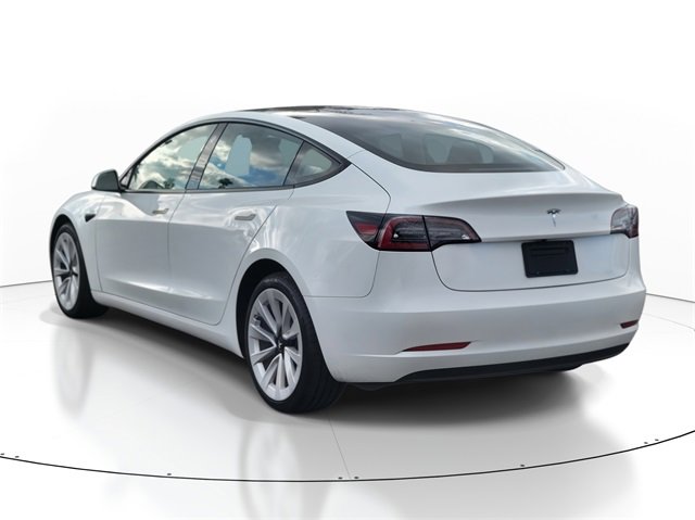 Used 2023 Tesla Model 3 Standard Range image 3