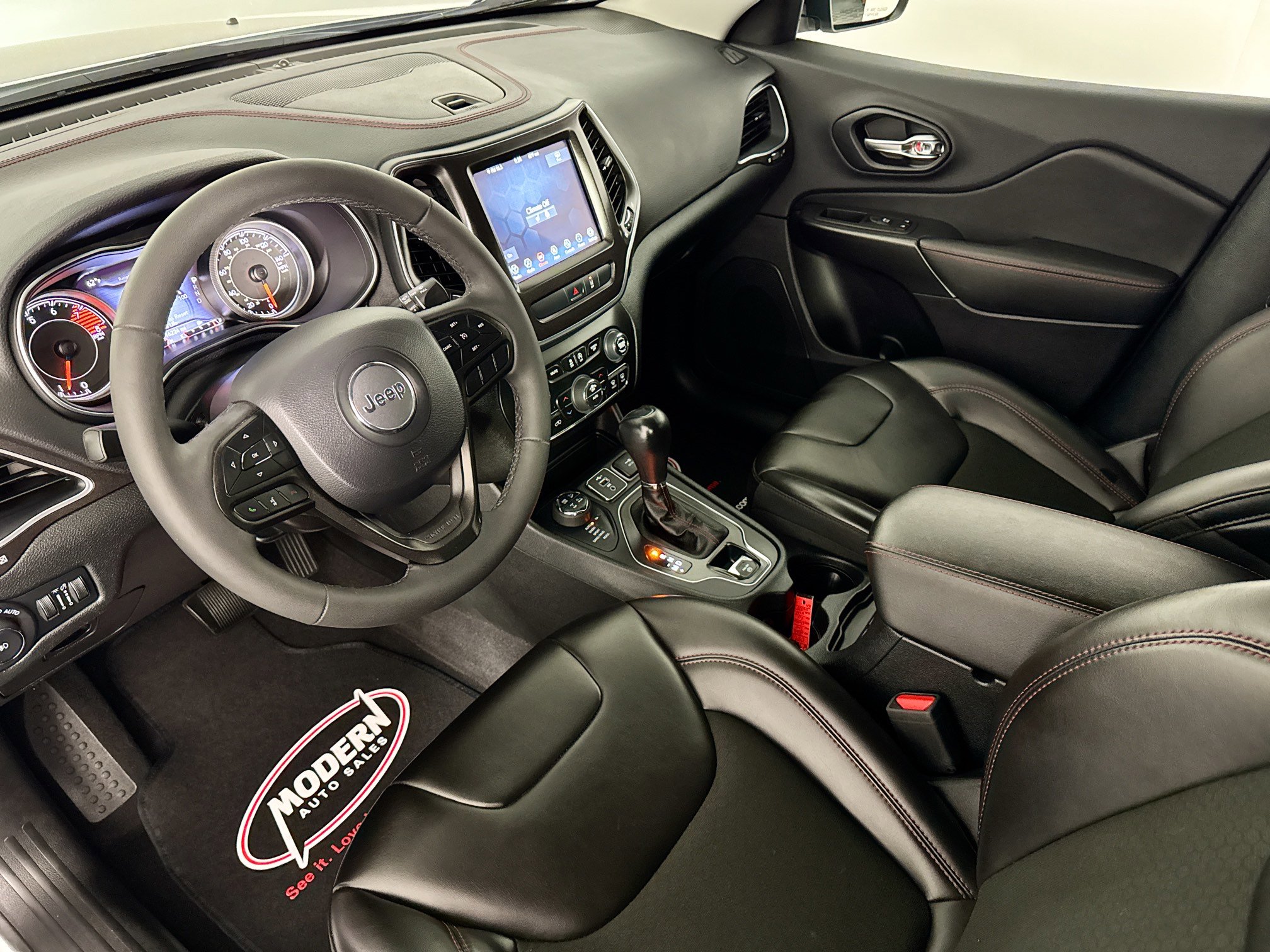 Used 2022 Jeep Cherokee Trailhawk image 15