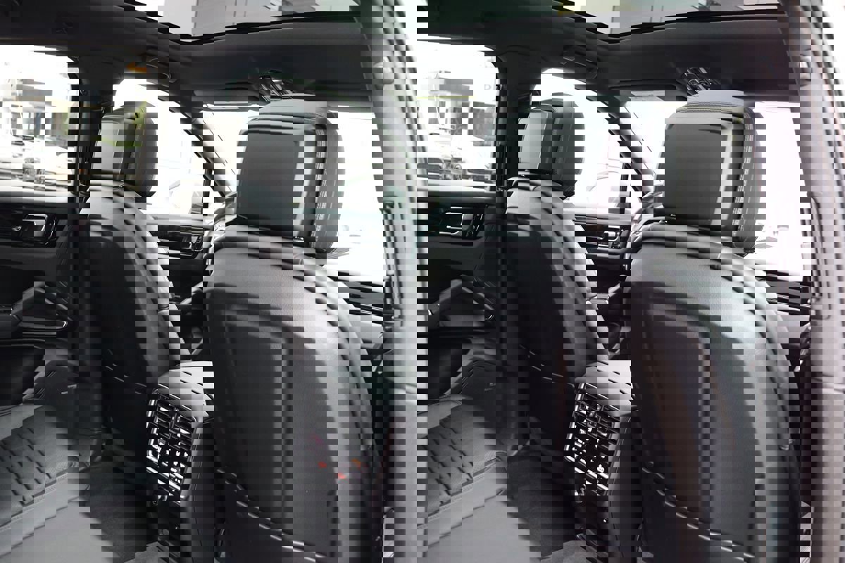 Used 2021 Porsche Cayenne Coupe image 43