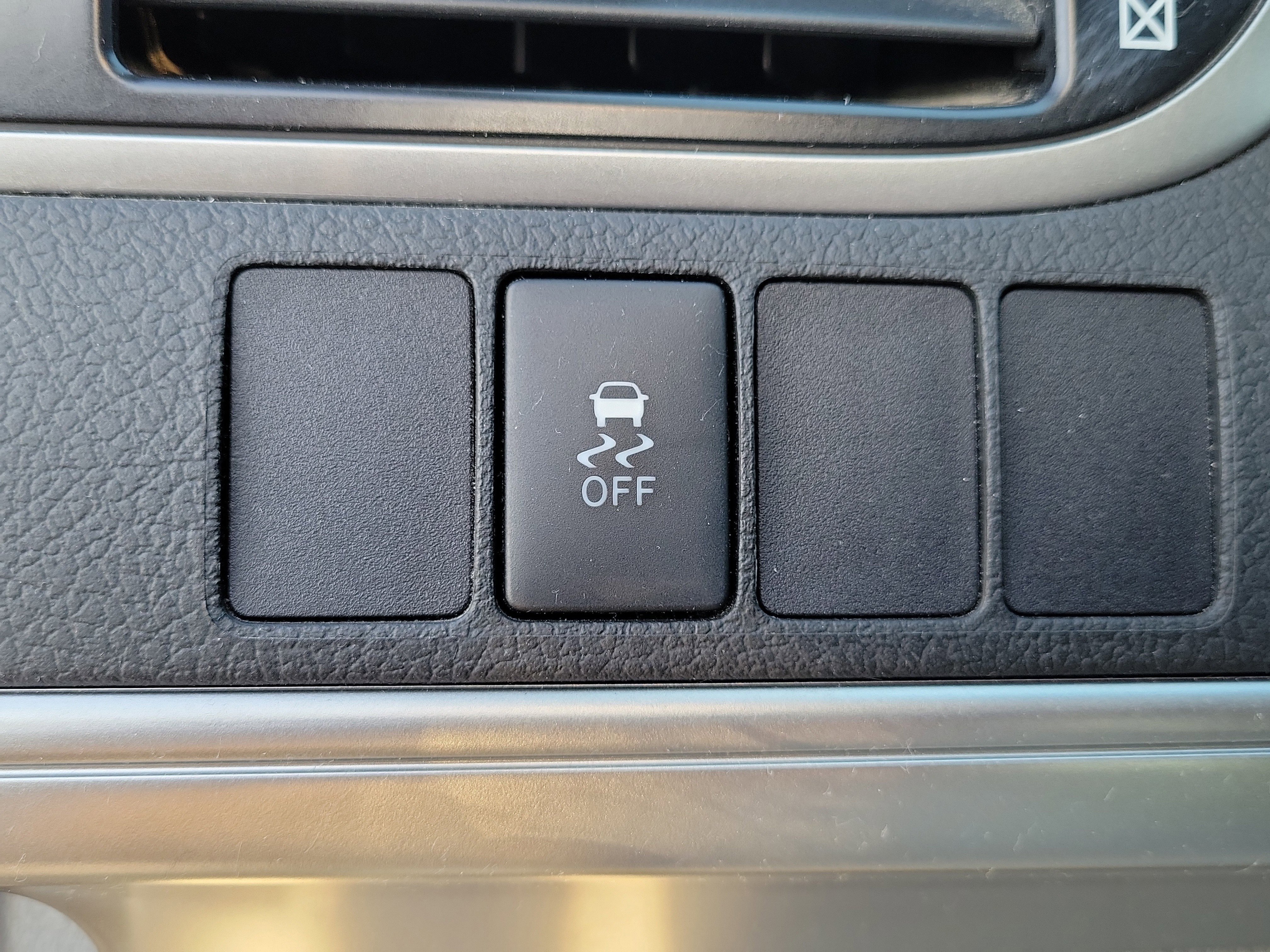 Used 2013 Toyota Camry LE image 19