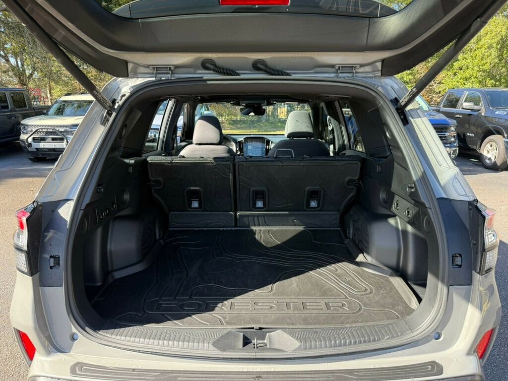Used 2025 Subaru Forester Premium w/ Convenience Package #1 image 9