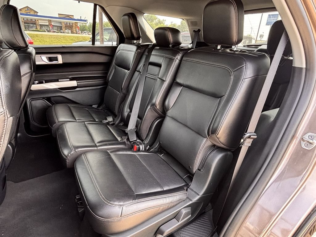 Used 2021 Ford Explorer Limited w/ Equipment Group 301A AWD/4WD image 24