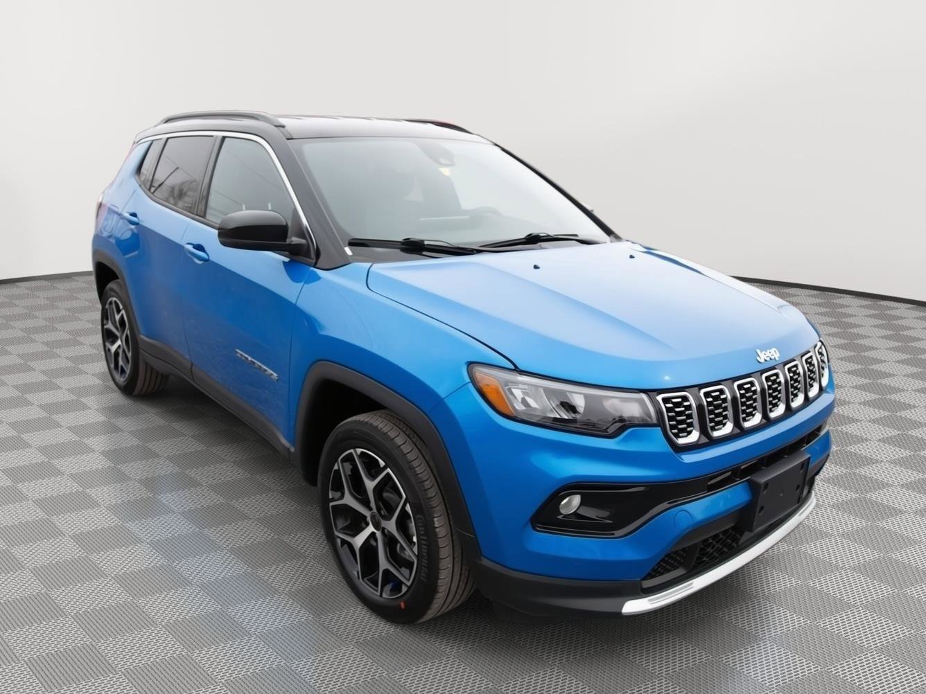 Used 2025 Jeep Compass Limited image 3