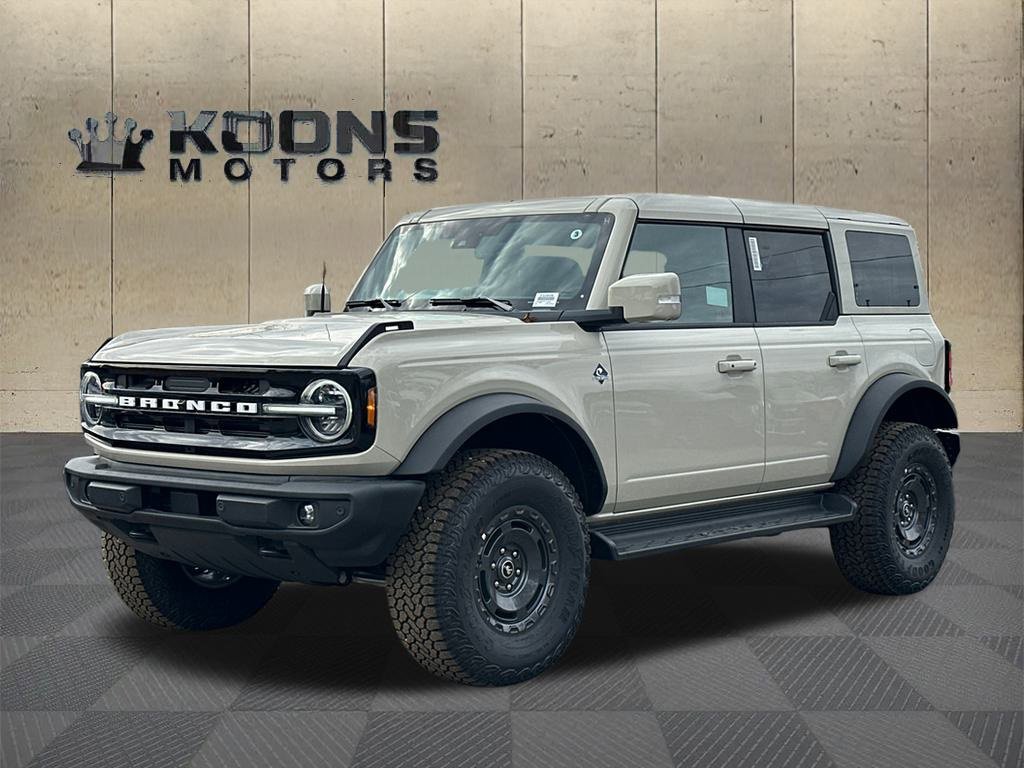 New 2025 Ford Bronco Outer Banks w/ Sasquatch Package