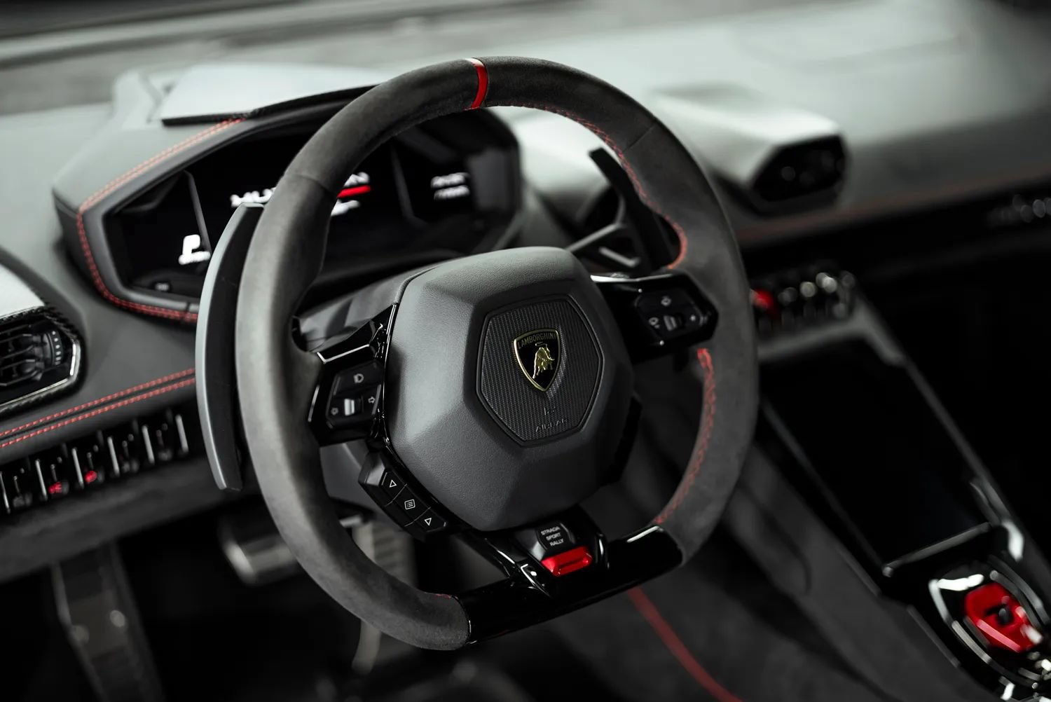 Used 2024 Lamborghini Huracan Sterrato AWD/4WD image 2