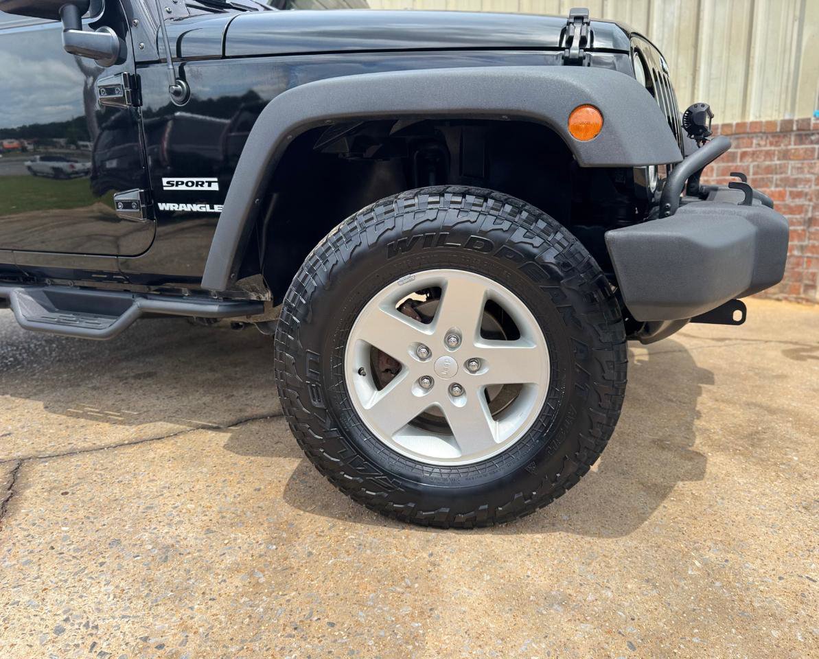 Used 2016 Jeep Wrangler Sport w/ Quick Order Package 24S AWD/4WD image 16