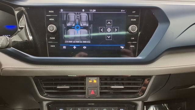 Used 2024 Volkswagen Taos SE image 23