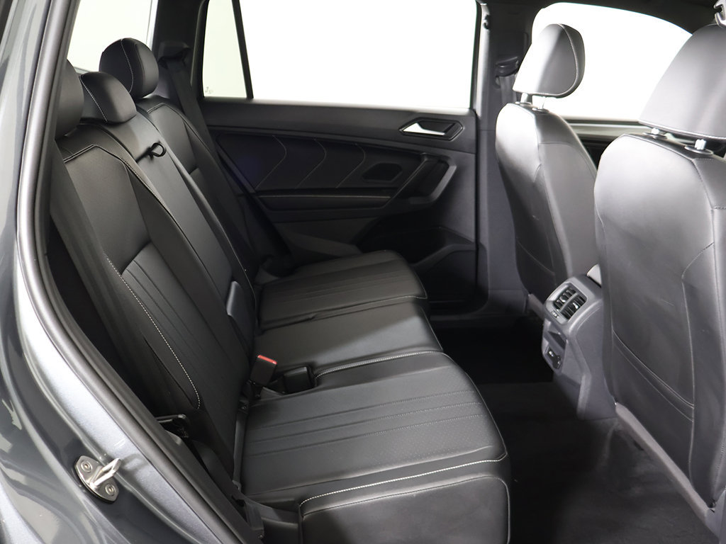 Certified 2023 Volkswagen Tiguan SE R-Line AWD/4WD image 36