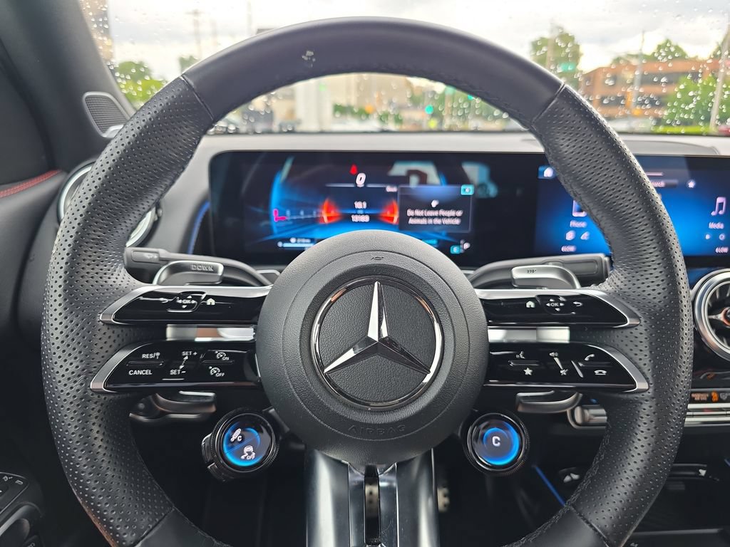 Used 2025 Mercedes-Benz GLB 35 AMG 4MATIC image 20