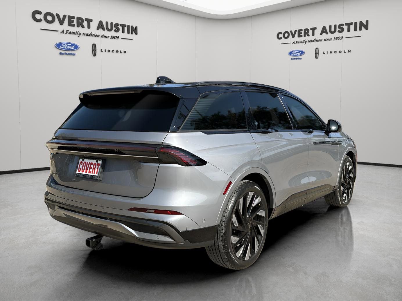 Certified 2024 Lincoln Nautilus Reserve w/ Equipment Group 202A image 5