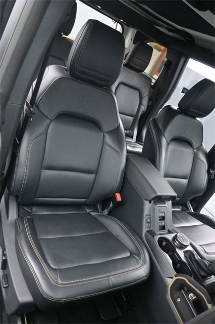 Used 2025 Ford Bronco Badlands image 15