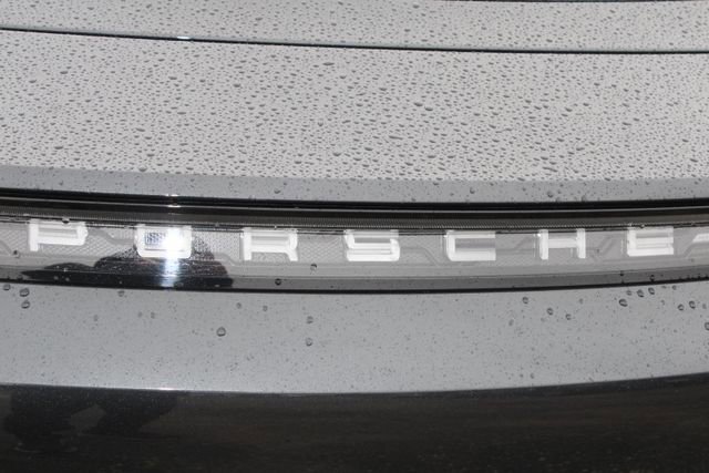 Used 2022 Porsche Taycan 4S image 8