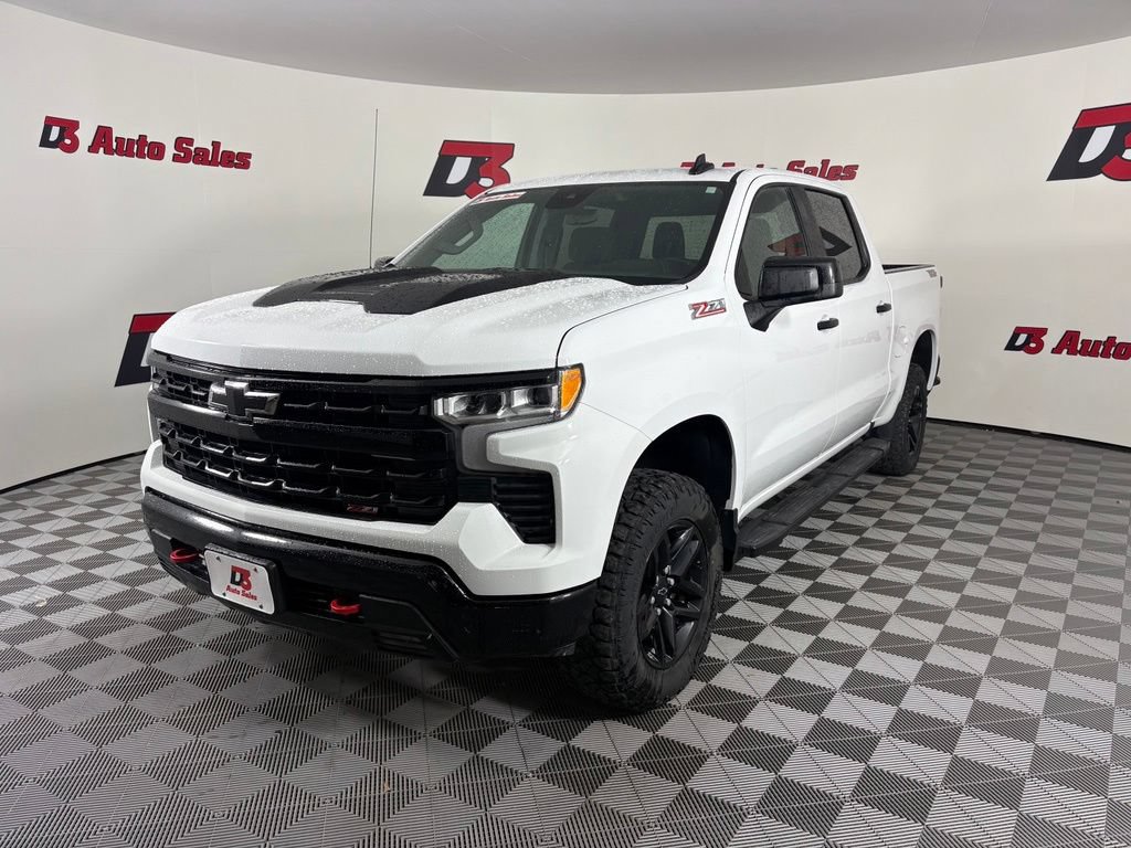 Used 2024 Chevrolet Silverado 1500 LT Trail Boss w/ Protection Package AWD/4WD image 2
