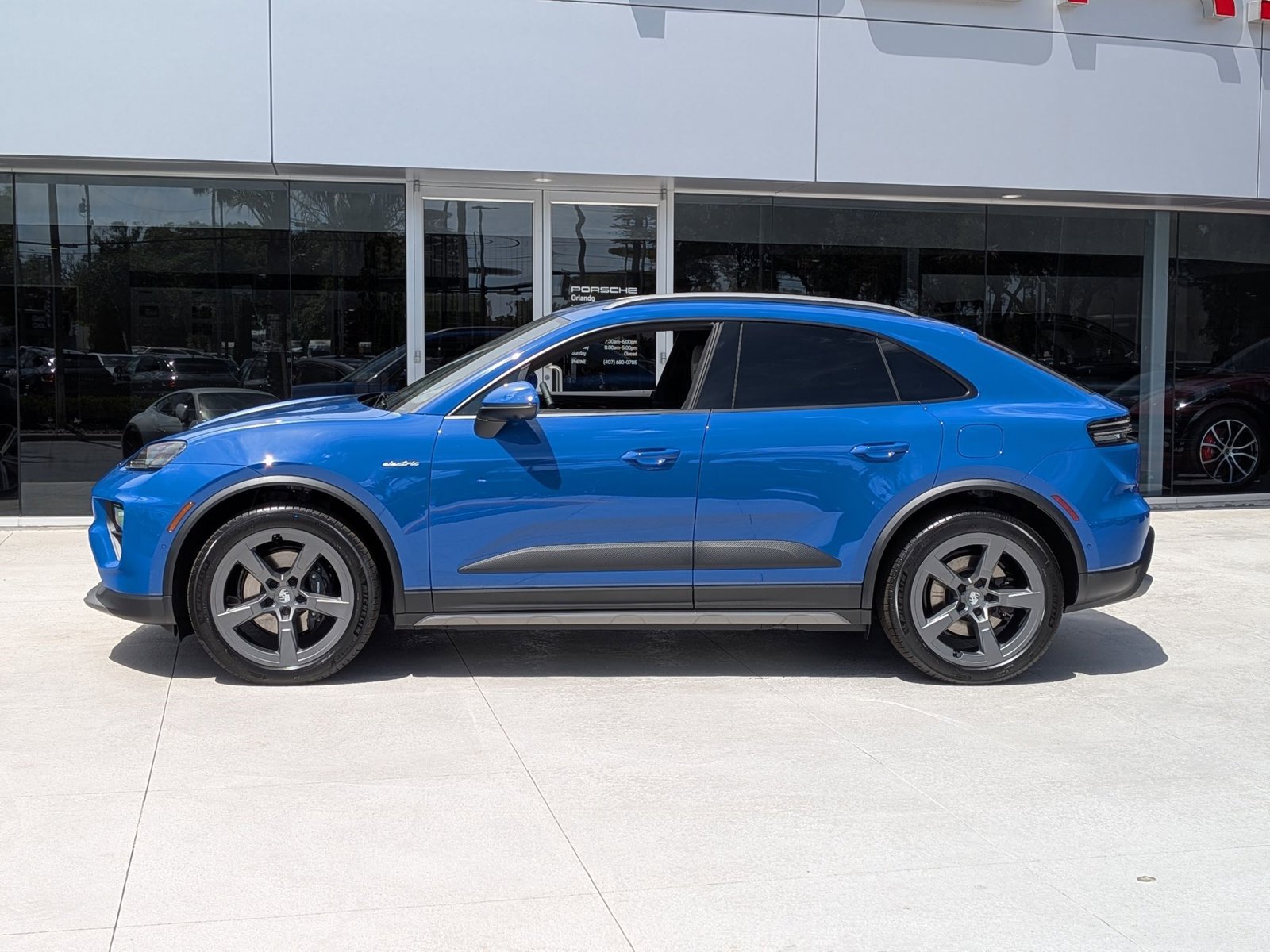 New 2026 Porsche Macan 4 Electric AWD/4WD image 2