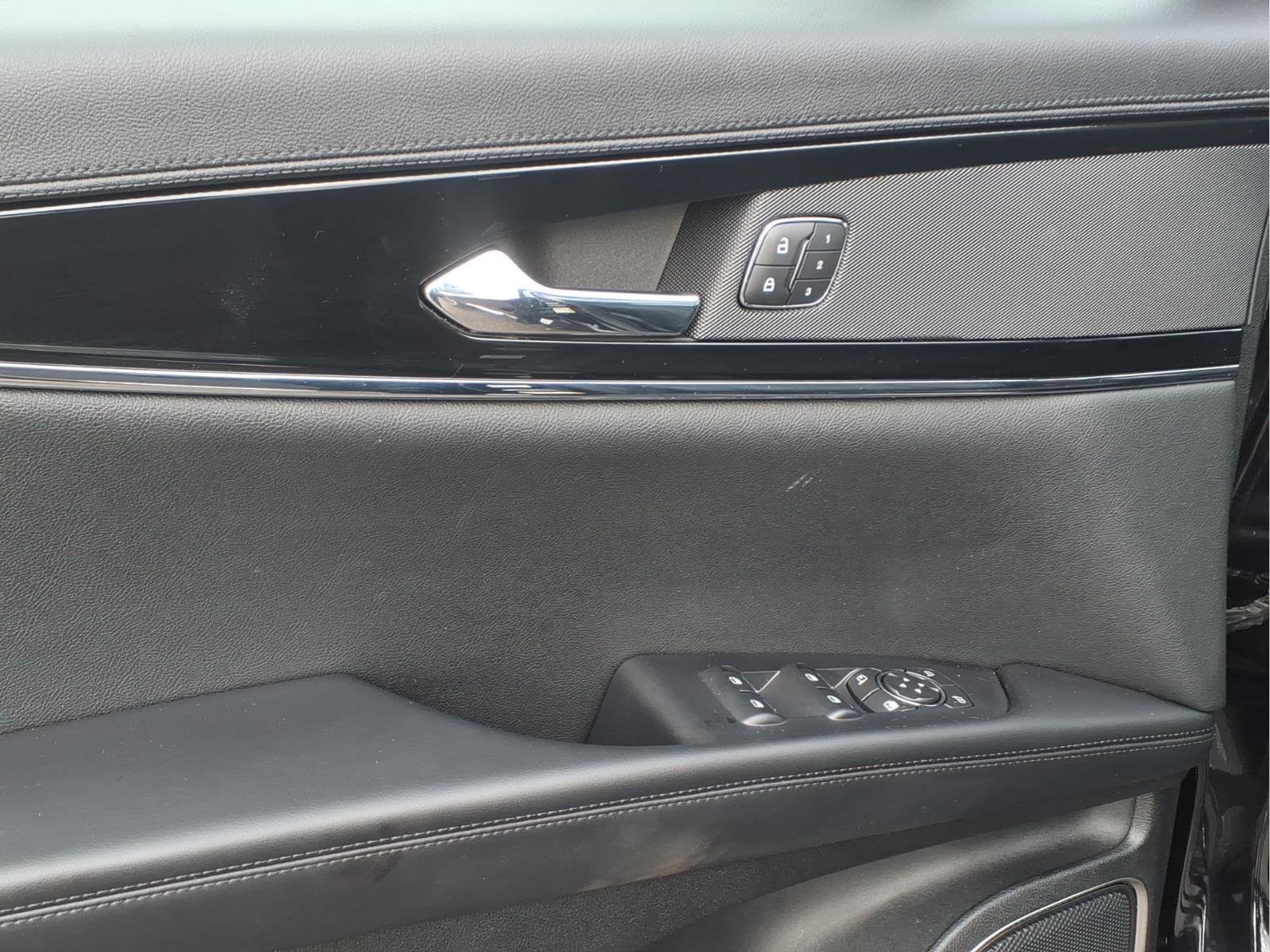 Used 2022 Lincoln Nautilus Reserve AWD/4WD image 9