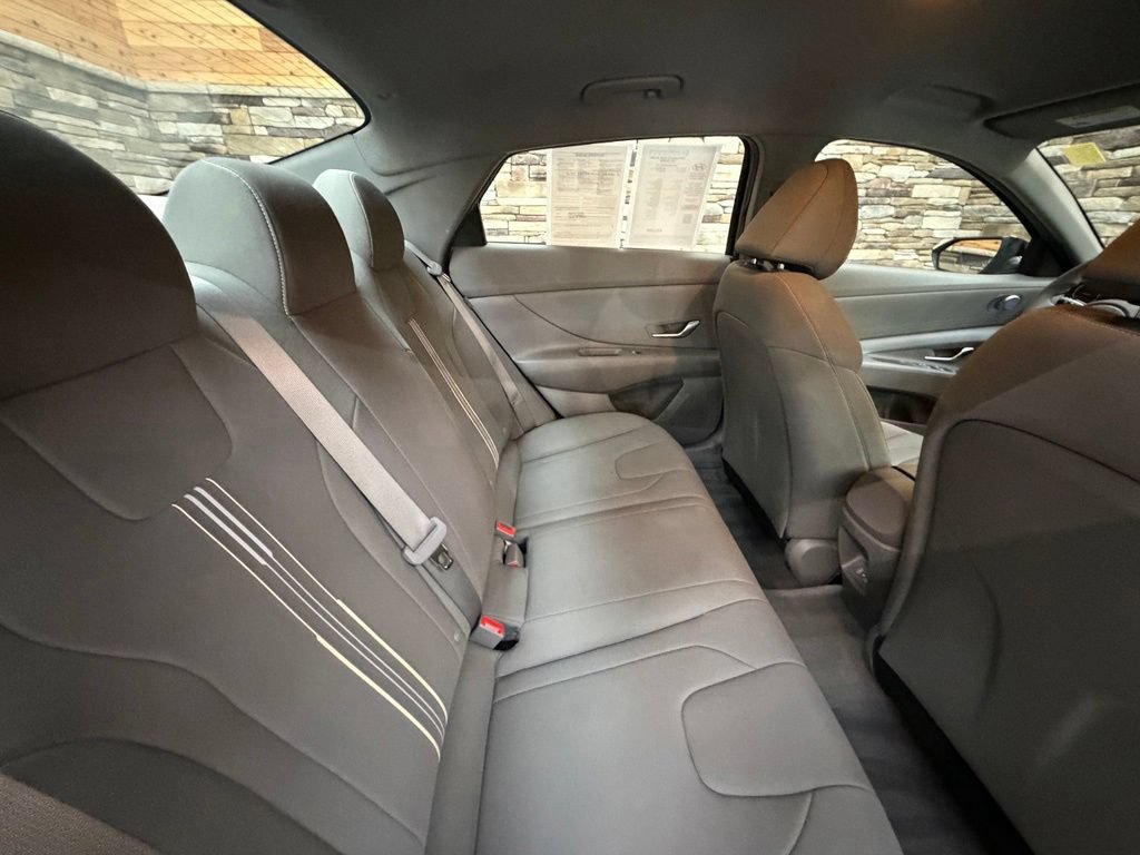 Used 2024 Hyundai Elantra SEL FWD image 43