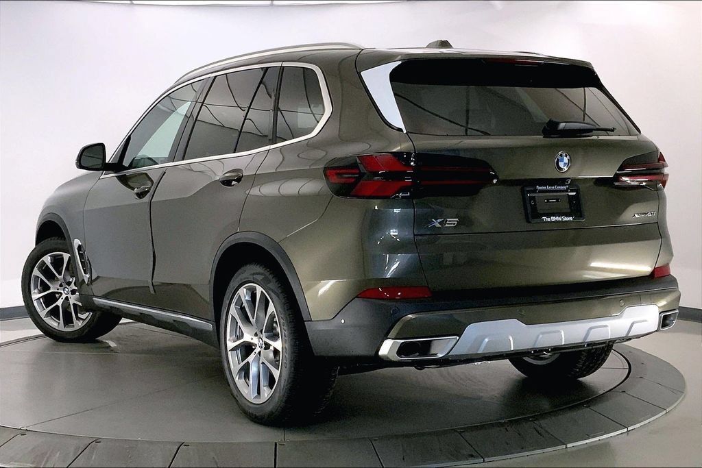 New 2026 BMW X5 xDrive40i w/ Climate Comfort Package AWD/4WD image 2