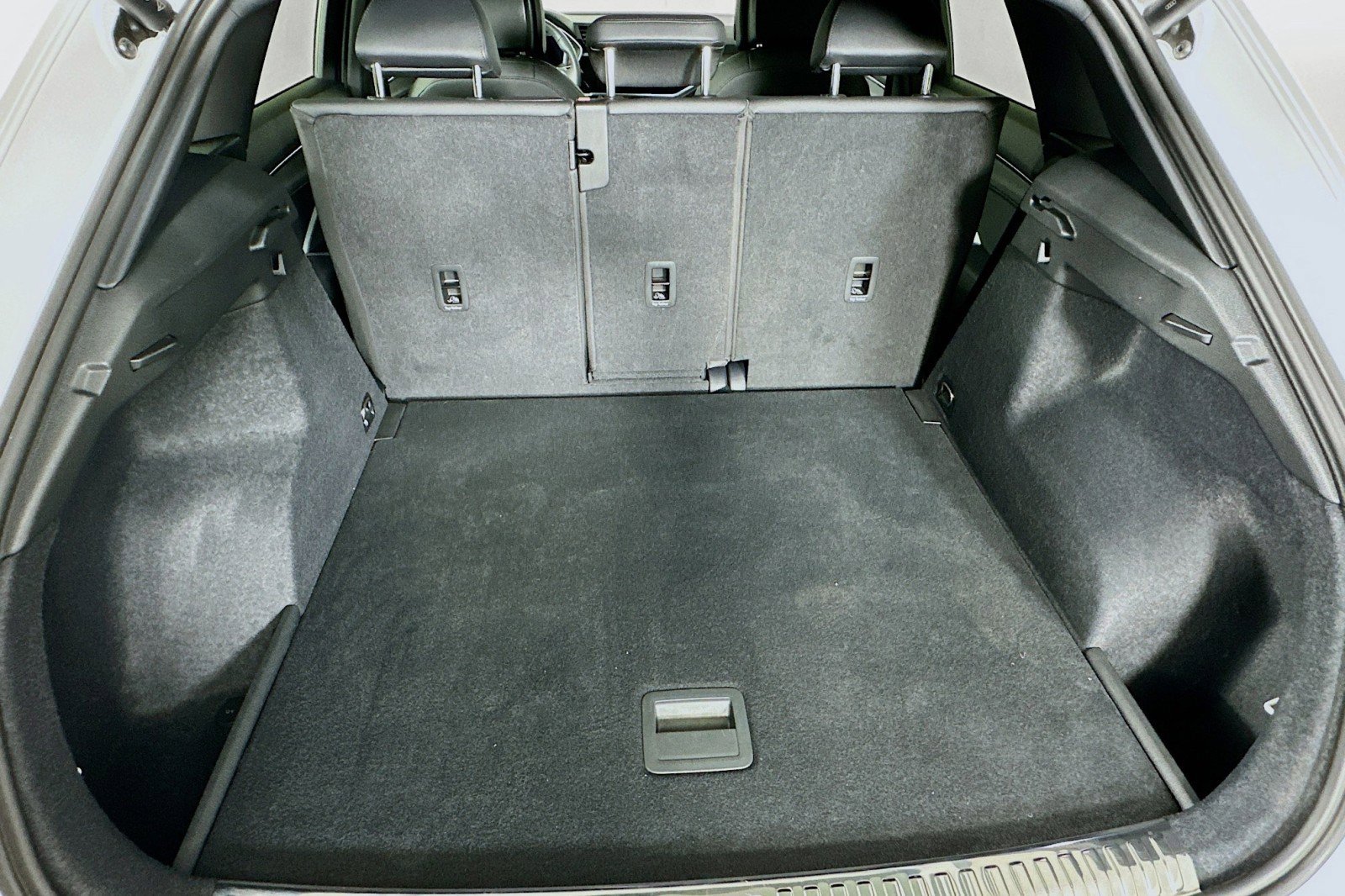 Used 2025 Audi Q3 2.0T Premium w/ Convenience Package image 22