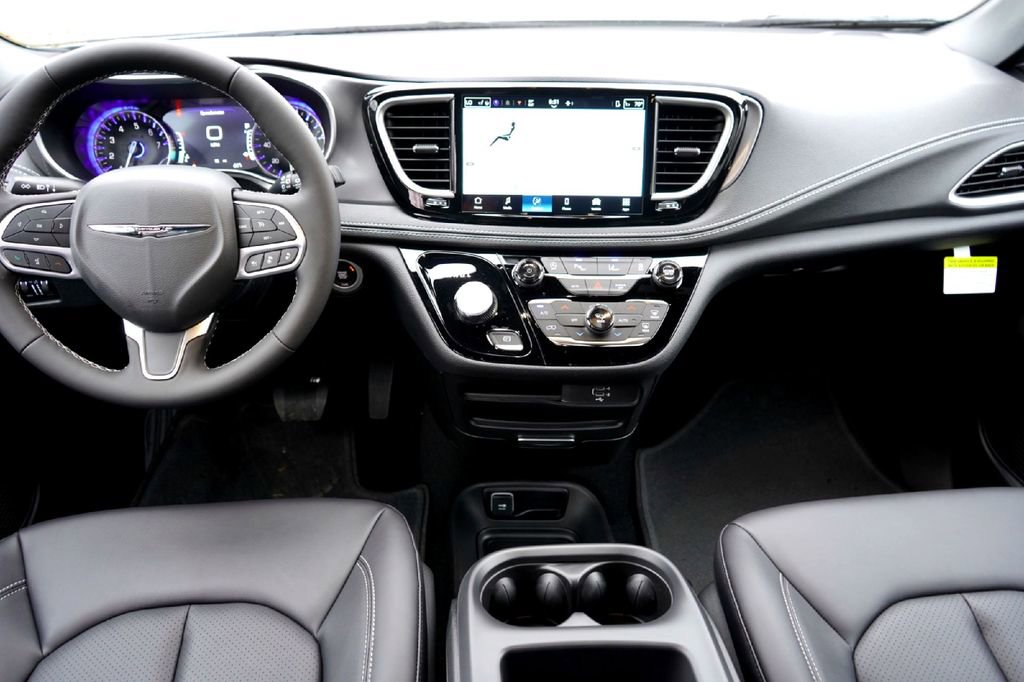 New 2026 Chrysler Pacifica Select image 20