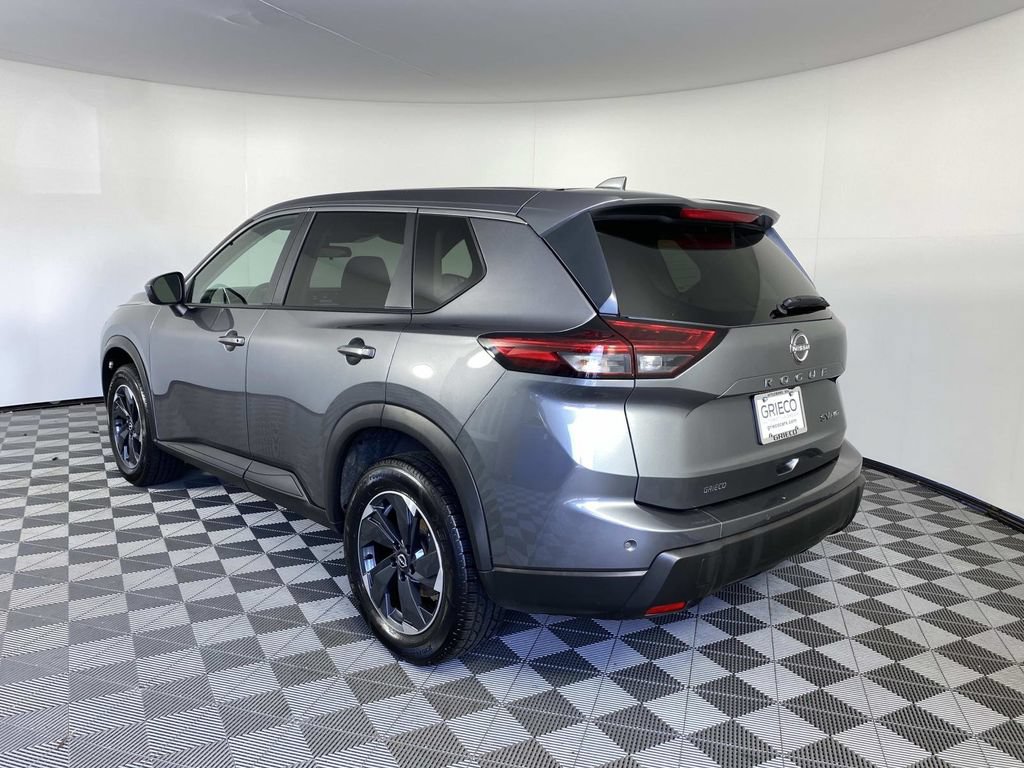 Used 2024 Nissan Rogue SV AWD/4WD image 6