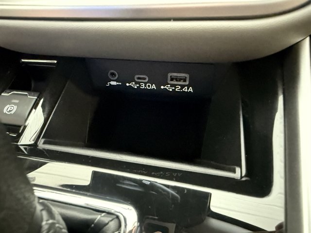 Used 2024 Subaru Outback Premium image 38