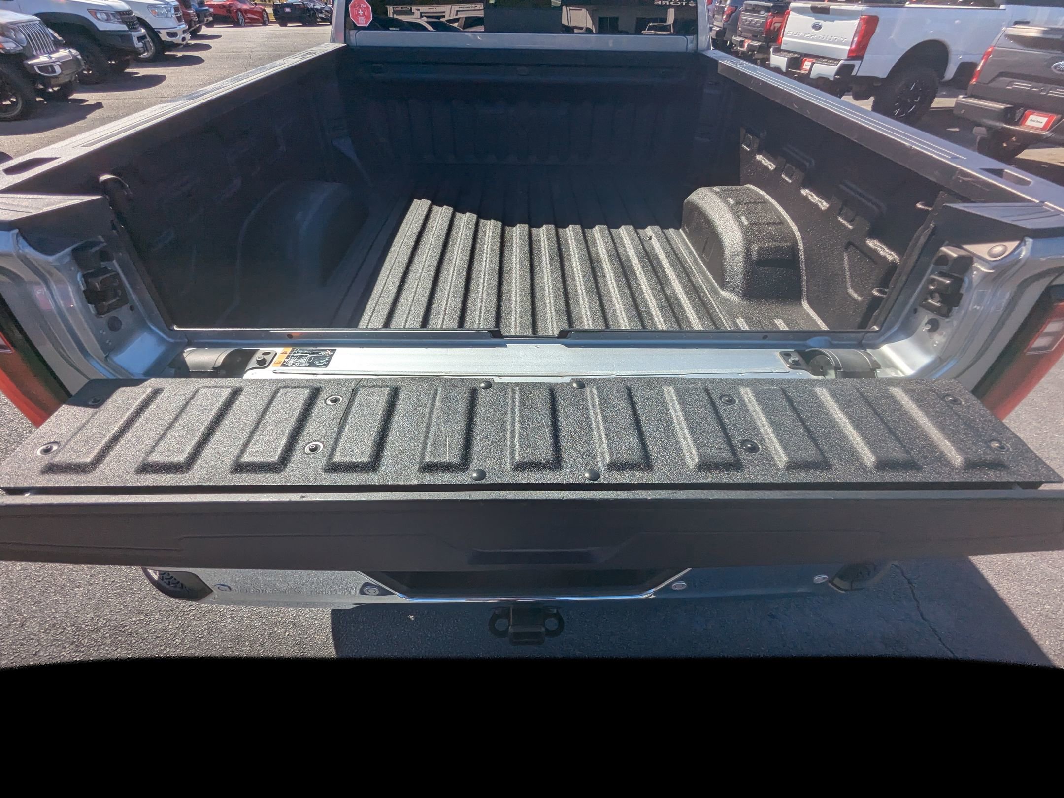Used 2024 GMC Sierra 2500 SLT w/ SLT Premium Package image 27